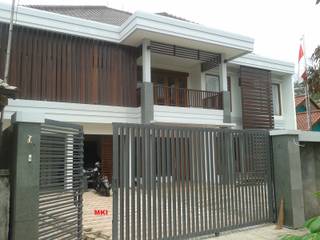 TS House, PT.Matabangun Kreatama Indonesia PT.Matabangun Kreatama Indonesia Casas de estilo tropical