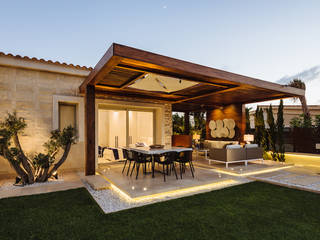 North Coast Villa, Hossam Nabil - Architects & Designers Hossam Nabil - Architects & Designers Jardins de fachada
