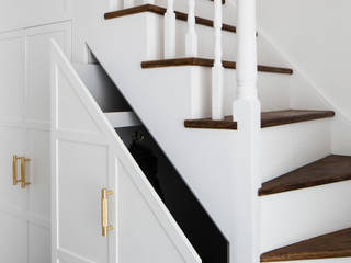 Upper staircase (storage) Brosh Architects Escalier MDF