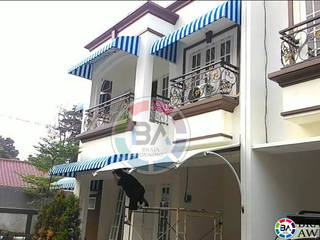 Canopy Kain Jakarta salur biru putih, Braja Awning & Canopy Braja Awning & Canopy カントリーデザインの テラス テキスタイル アンバー/ゴールド