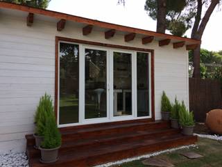 homify Casas de madera Madera Acabado en madera