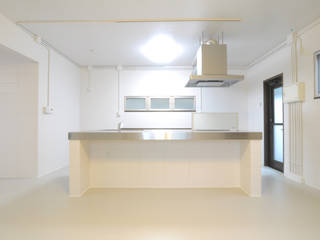 素 -SU-, hacototo design room hacototo design room Cocinas de estilo industrial Hierro/Acero Metálico/Plateado