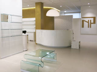 Salone di parrucchiera ed estetica a Riccione, Co-design studio Co-design studio Commercial spaces