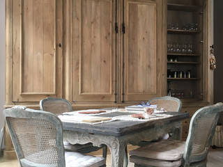 Imposante Landhausküche aus Eiche , Charme de Provence Charme de Provence Einbauküche Holz