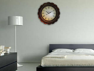 Living Room Wall Styling, Just For Clocks Just For Clocks Salas de estilo moderno Cerámico