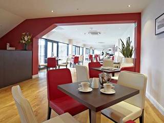 Doubletree By Hilton Hotel Milton Keynes, Ruth Turner Interior Design Ltd Ruth Turner Interior Design Ltd フローリング