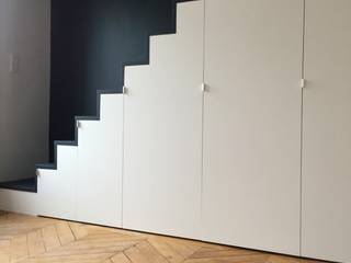 Escalier sur mesure avec placards intégrés Thomas JENNY Escalier Bois Noir escalier,sur-mesure,farrow&ball,placards,parquet