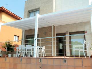 Pergolas tensadas, Tendals Egara Tendals Egara Modern balcony, veranda & terrace
