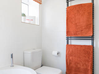 Bromley: Modern Geometric Tiled Bathroom, JMdesign JMdesign Modern bathroom Tiles Blue