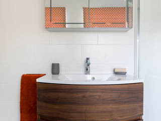 Bromley: Modern Geometric Tiled Bathroom, JMdesign JMdesign Modern bathroom Wood Multicolored