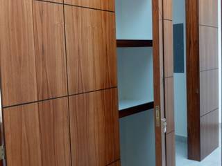 Casa Residencial, Minor & Santana Minor & Santana Modern style doors Wood Wood effect