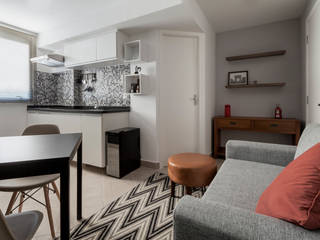 Cozinha Integrada com Sala de Estar e Hall de entrada - Ambientes Modernos e Contemporâneos: Cozinhas embutidas  por Decoradoria