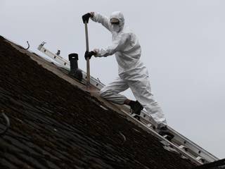 Asbestsanierung nach TRGS 519 in Bielefeld, Dachdeckermeisterbetrieb Dirk Lange Dachdeckermeisterbetrieb Dirk Lange Gable roof