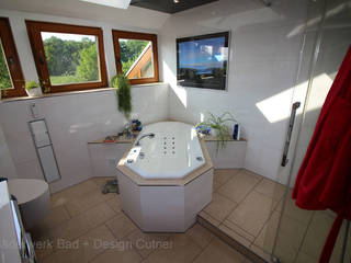 Neubau einer Wellnessoase, Bäderwerk Bad + Design Cutner GmbH Bäderwerk Bad + Design Cutner GmbH Classic style bathroom