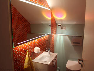 Erneuerung Gäste WC unter Beibehaltung der alten Fliesen Bäderwerk Bad + Design Cutner GmbH Eclectic style bathroom Badezimmerbeleuchtung,Badezimmerboden,Badezimmermöbel,Badezimmerspiegel,Gäste WC,Waschbecken,Toilette