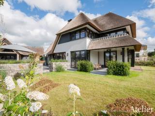 Landelijke villa in Castricum, Architectenbureau Atelier3 Architectenbureau Atelier3 Villas پتھر