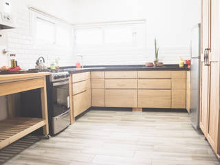 PROYECTO - Santa Rosa - Cocina, Mon Estudio Mon Estudio Built-in kitchens ٹھوس لکڑی Multicolored