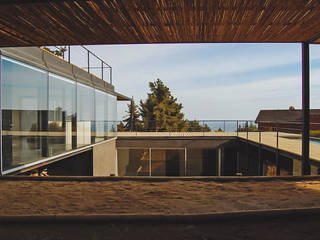 Casa Pati O, 2712 / asociados 2712 / asociados Mediterranean style balcony, porch & terrace