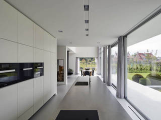 N-house, passende verschijning aan de bosrand van Dorst, Lab32 architecten Lab32 architecten وحدات مطبخ