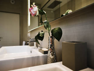 Abitazione privata - Carate Brianza, CN Arredamento Design Srl CN Arredamento Design Srl Modern bathroom