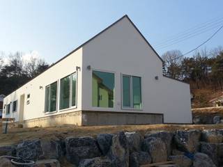 영주 박공지붕 프로젝트 , (주)트라움목조주택 (주)트라움목조주택 Casas de estilo moderno