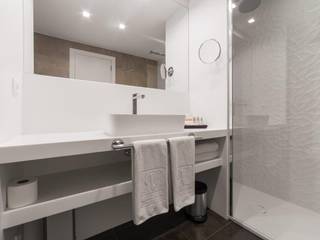 Projects with K-LIFE begin, with the full renovation of Hotel Vincci Soma, KRION® Porcelanosa Solid Surface KRION® Porcelanosa Solid Surface Kamar Mandi Modern