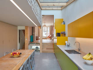 Kitty's Coloured House, Draisci Studio Draisci Studio مطبخ