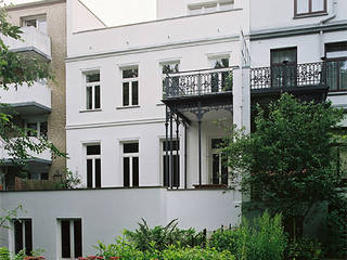 Stadtvilla in Hamburg, Nailis Architekten Nailis Architekten Classic style houses