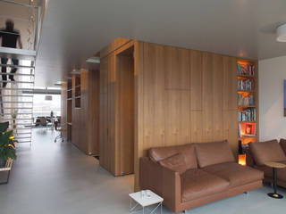 Doorzonloft Houthaven Amsterdam, Bergblick interieurarchitectuur Bergblick interieurarchitectuur Ruang Keluarga Modern