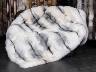 Shadow Blue Frost Fuchs Pelzdecke - SAGA Fur, Lars Paustian - International Fur Lars Paustian - International Fur Bedroom فر White