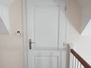 Białe drzwi wewnętrzne drewniane, Stolarka Mikos Stolarka Mikos Puertas de estilo clásico