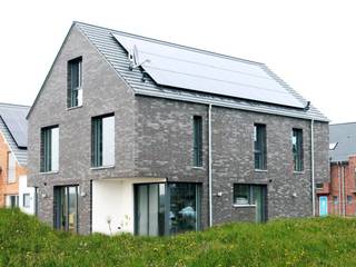 Neubau eines technikaffinen Einfamilienhaus, STRICK Architekten + Ingenieure STRICK Architekten + Ingenieure Stairs