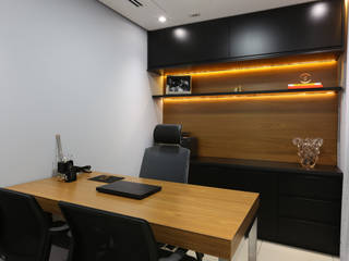 homify Commercial spaces Office spaces & stores