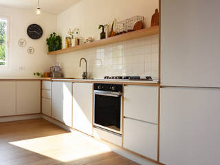 Casa unifamiliare DN, studiovert studiovert Built-in kitchens Wood Wood effect