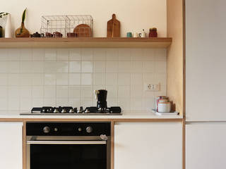 Casa unifamiliare DN, studiovert studiovert Built-in kitchens Wood Wood effect