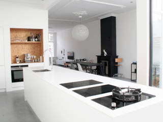 Woonhuis Regentes, Bruusk architecten Bruusk architecten Kitchen units OSB