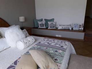 Dormitorio de Carolina, Su living Su living Modern style bedroom Textile Amber/Gold