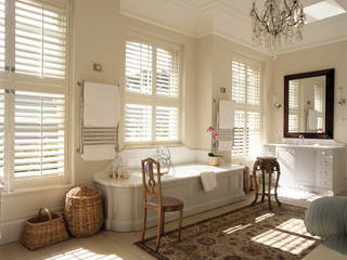 Bathroom Shutters, S:CRAFT S:CRAFT Casas de banho clássicas Plástico Branco
