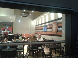 Bar Olimpo Fisherton Plaza, GMV ESTUDIO GMV ESTUDIO Commercial spaces