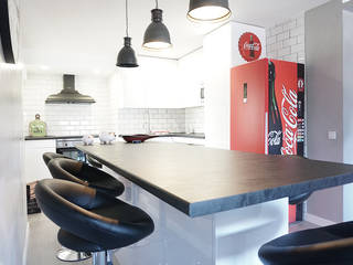 Estilo industrial para esta reforma realizada por nuestra empresa, GRUPO STYLO REFORMAS Y DECORACIÓN en Madrid GRUPO STYLO REFORMAS Y DECORACIÓN en Madrid Industrial style kitchen Stone