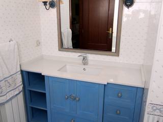 Mueble para lavabo , Adrados taller de ebanistería Adrados taller de ebanistería Baños de estilo ecléctico