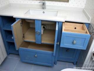 Mueble para lavabo , Adrados taller de ebanistería Adrados taller de ebanistería Banheiros ecléticos