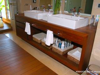 Muebles para baños vivienda unifamiliar., Adrados taller de ebanistería Adrados taller de ebanistería BathroomSinks
