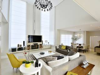 Uma casa leve e espaçosa, Marcelo Minuscoli - Projetos Personalizados Marcelo Minuscoli - Projetos Personalizados Salas de estar modernas
