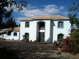 Modern Neoclassical French Style Residence Carlos Guimarães Arquitetura