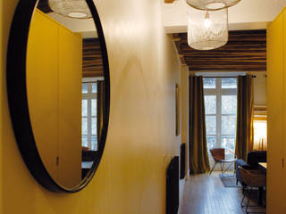 studio Maubert, Laure van Gaver Laure van Gaver Modern corridor, hallway & stairs