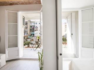 Gramil Interiorismo II - Decoradores y diseñadores de interiores Salas de estar mediterrânicas