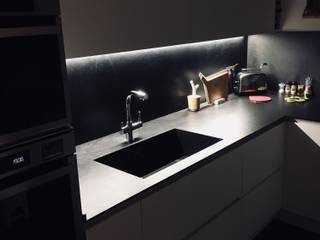 cucina bianco e nero, cARTE di Andrea Giannozzi cARTE di Andrea Giannozzi Modern kitchen Chipboard