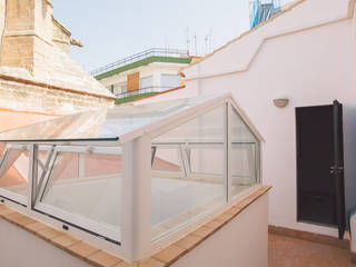 Iglesia San Dionisio, MALBArquitectos MALBArquitectos Roof terrace