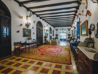 Palacio Virrey Laserna, MALBArquitectos MALBArquitectos Classic style living room